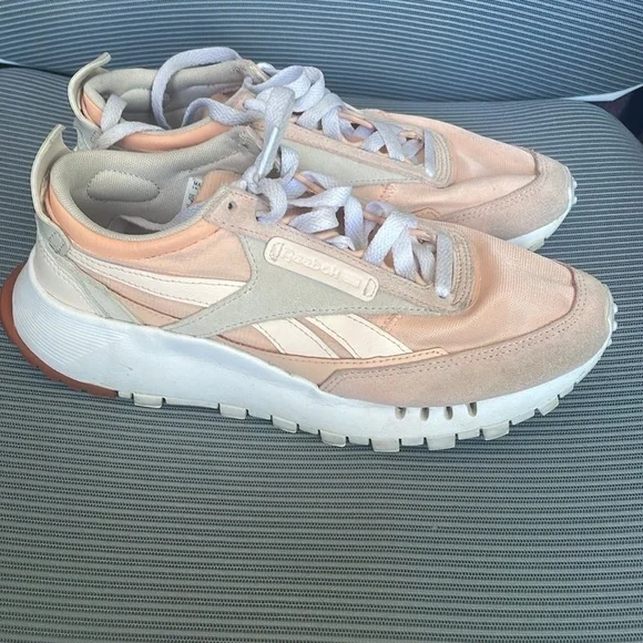 GC Reebok Pink Legacy Runners - Size 7 - Picture 2 of 6